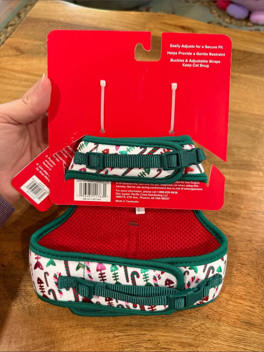 Holiday cat comfort harness & leash
